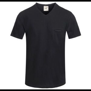 NWT Host Pick 💥Black Sneak Pocket soft Tee V neck